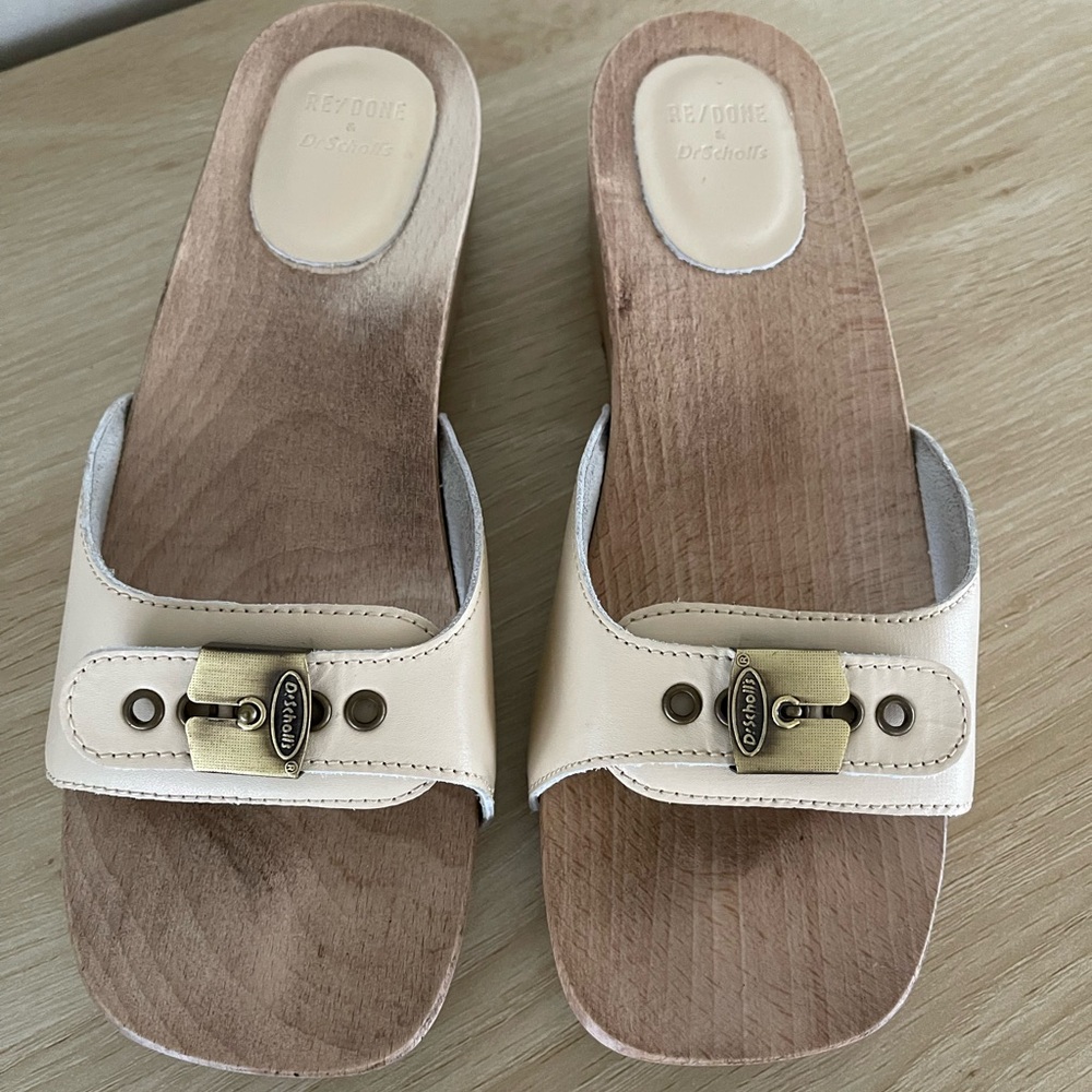 Re/Done Cream Mules with Gold Buckle